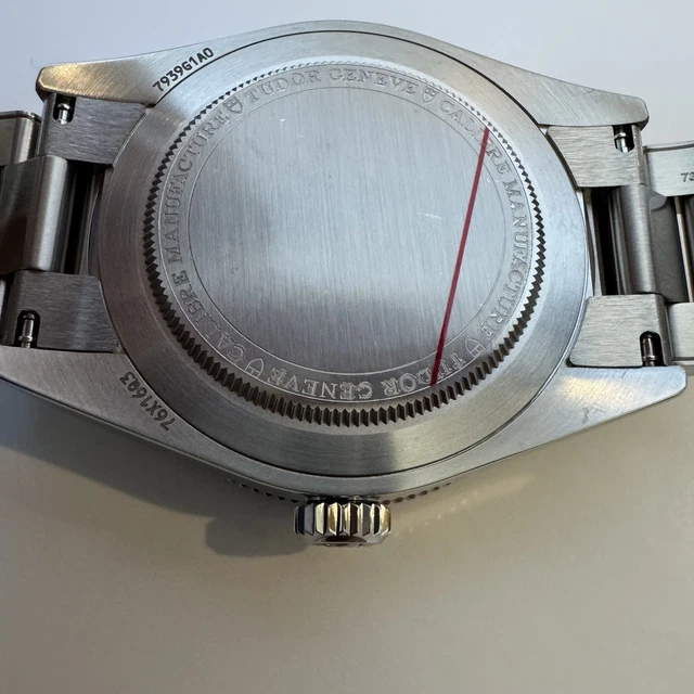 Montre Tudor Black Bay 58 GMT 39 mm, modèle 2025, modèle Coca-Cola noir rouge, 7939G1A0NRU, coffret et carte – Image 9