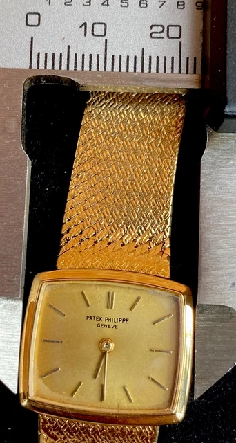 Montre Patek Philippe pour femme, 23 mm, or massif 18 carats, 50 g, remontage manuel, réf. 3352/1 – Image 3